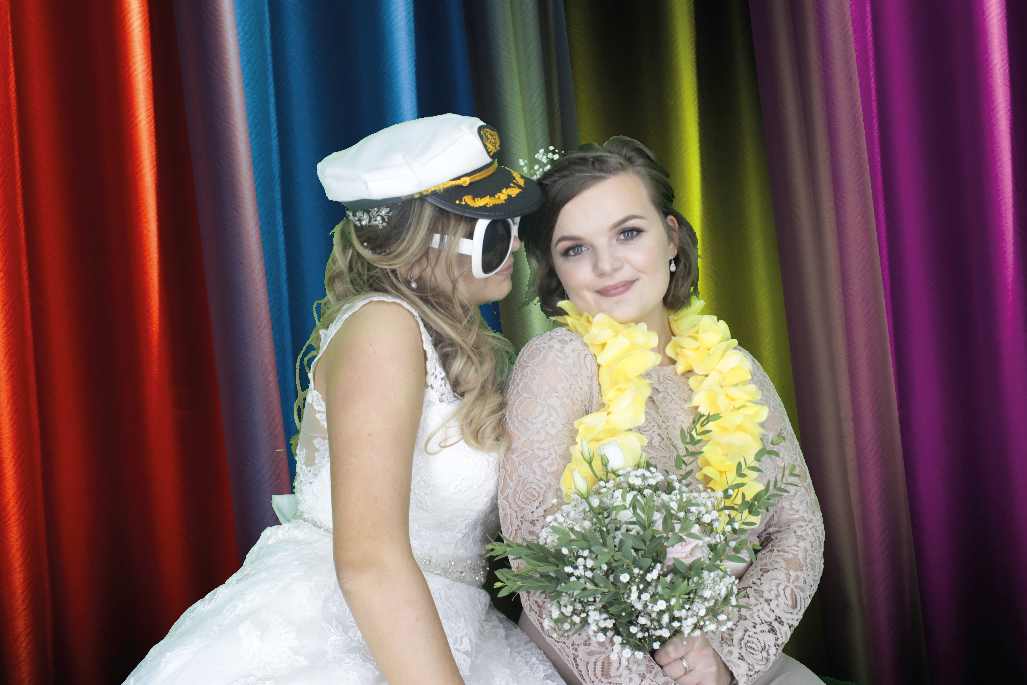 Mr & Mrs Hillier | View more photos from the event at gallery.myphotoboothexperience.co.uk/u/MyPhotoBoothExperienceLtd/Mr-Mrs-Hillier